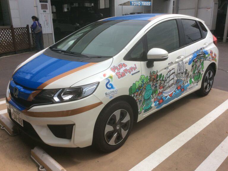 富山マラソン_車